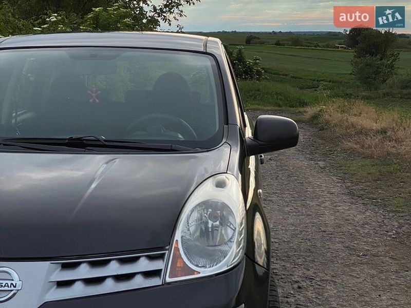 Хэтчбек Nissan Note 2007 в Горохове