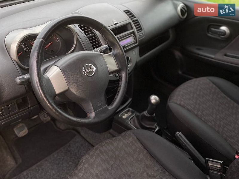 Хэтчбек Nissan Note 2007 в Горохове