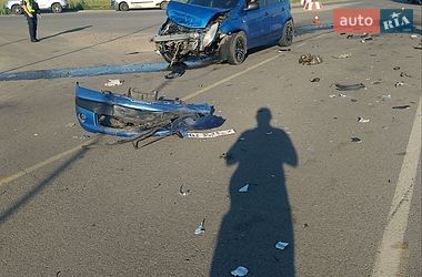 Хэтчбек Nissan Note 2006 в Херсоне