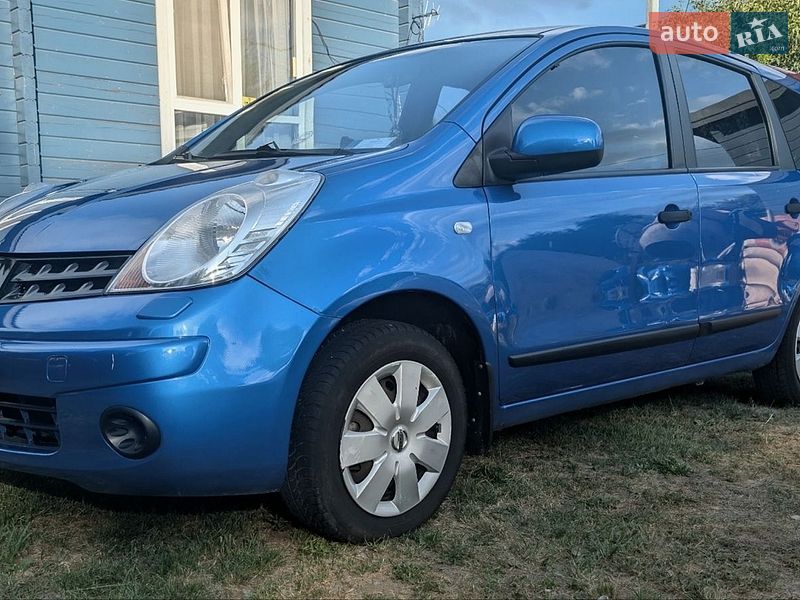 Хэтчбек Nissan Note 2008 в Надворной