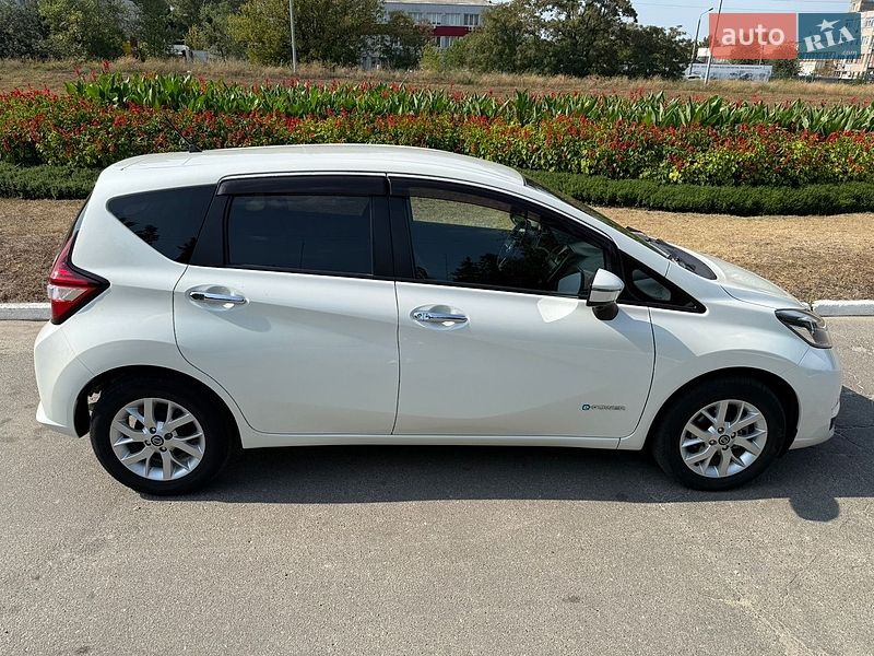 Хэтчбек Nissan Note 2018 в Киеве фото 6 Хэтчбек Nissan Note 2018 в Киеве