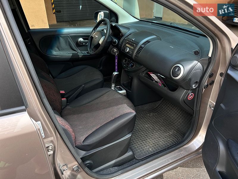 Хэтчбек Nissan Note 2010 в Киеве