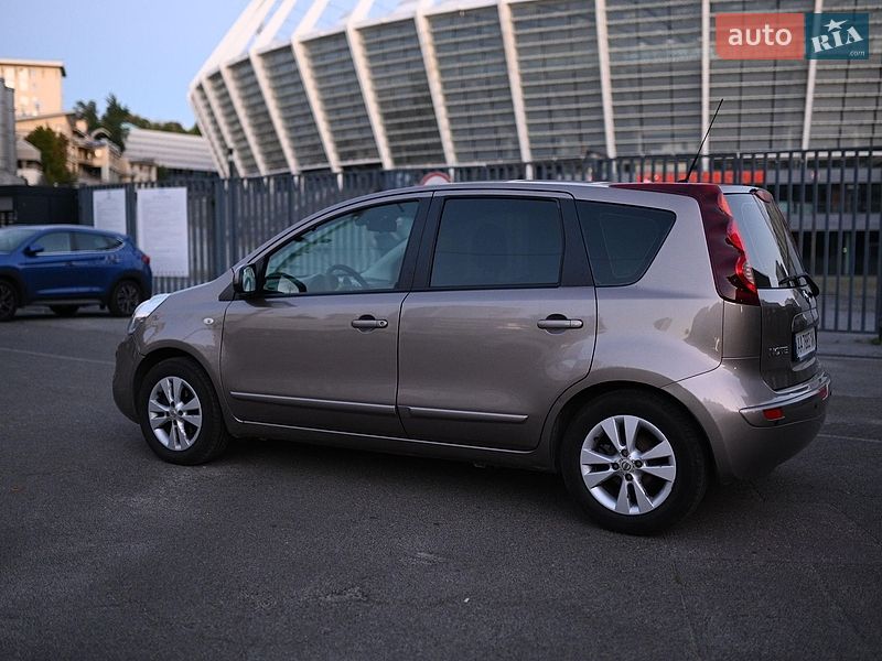 Хэтчбек Nissan Note 2010 в Киеве