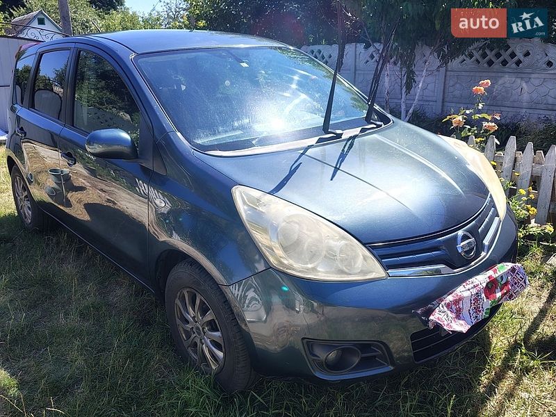 Хетчбек Nissan Note 2011 в Києві фото Хетчбек Nissan Note 2011 в Києві