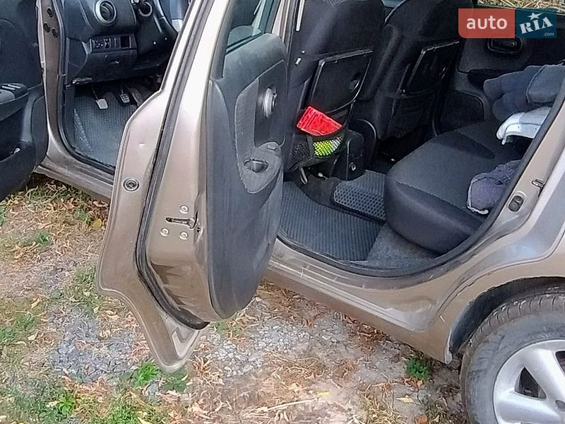 Хэтчбек Nissan Note 2008 в Шепетовке