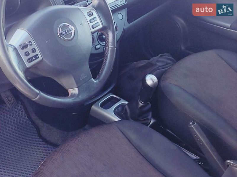Хэтчбек Nissan Note 2009 в Житомире