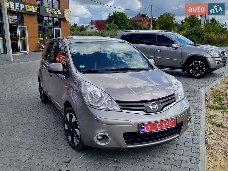 2012 Nissan Note, VIN SJNFAAE11U2192945:plate — zdjęcie 1 (autoria)