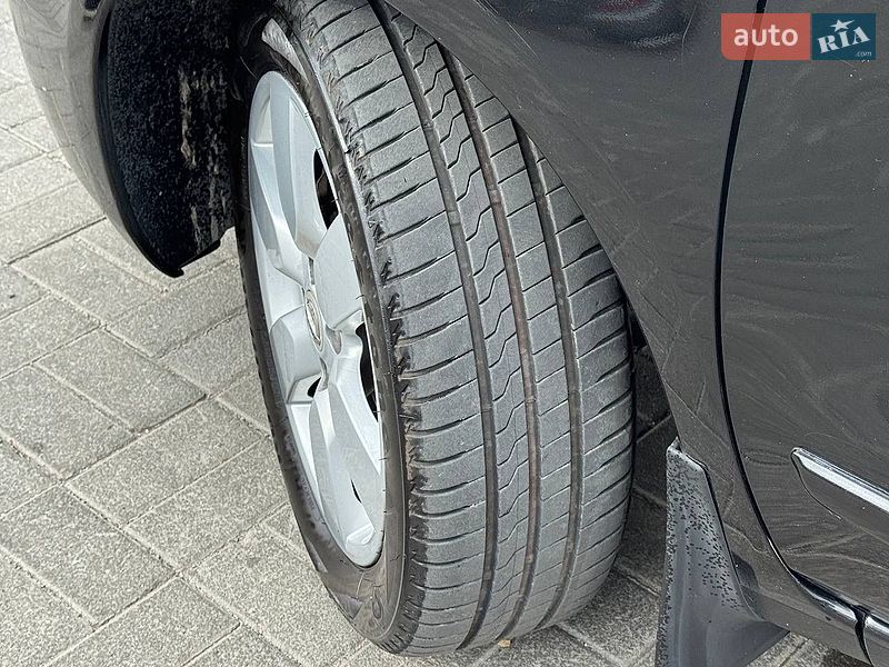 Хетчбек Nissan Note 2008 в Дніпрі
