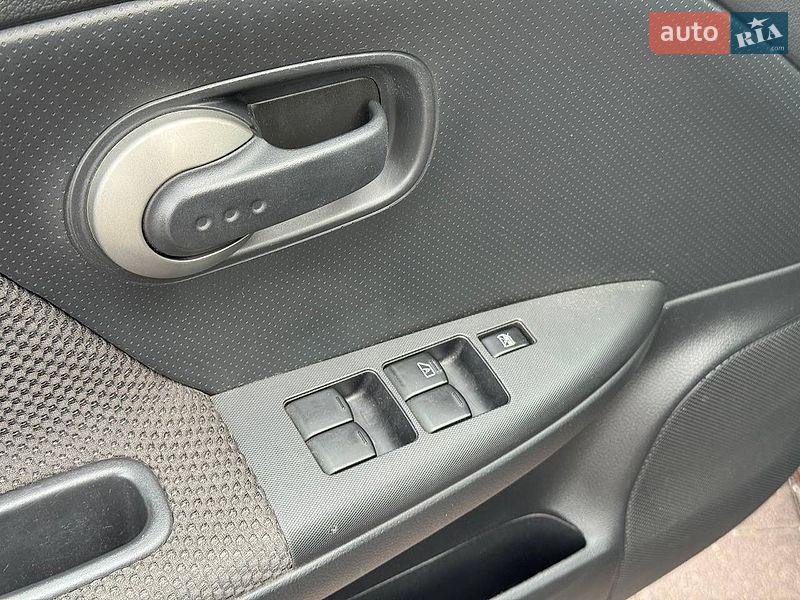 Хетчбек Nissan Note 2008 в Дніпрі