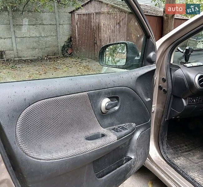 Хетчбек Nissan Note 2007 в Києві фото 20 Хетчбек Nissan Note 2007 в Києві
