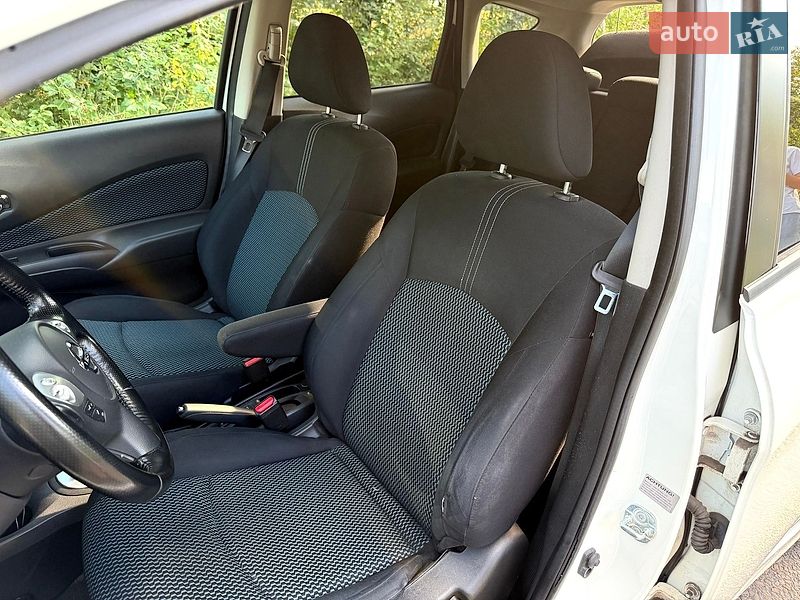 Хэтчбек Nissan Note 2015 в Мостиске