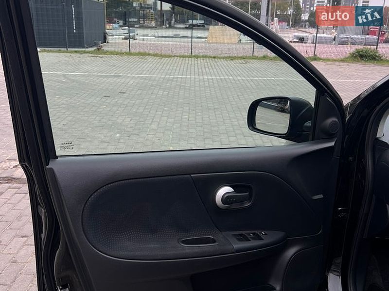 Хетчбек Nissan Note 2012 в Луцьку