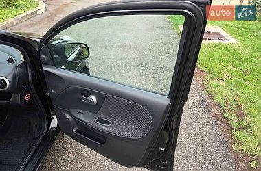 Хетчбек Nissan Note 2006 в Кам'янському