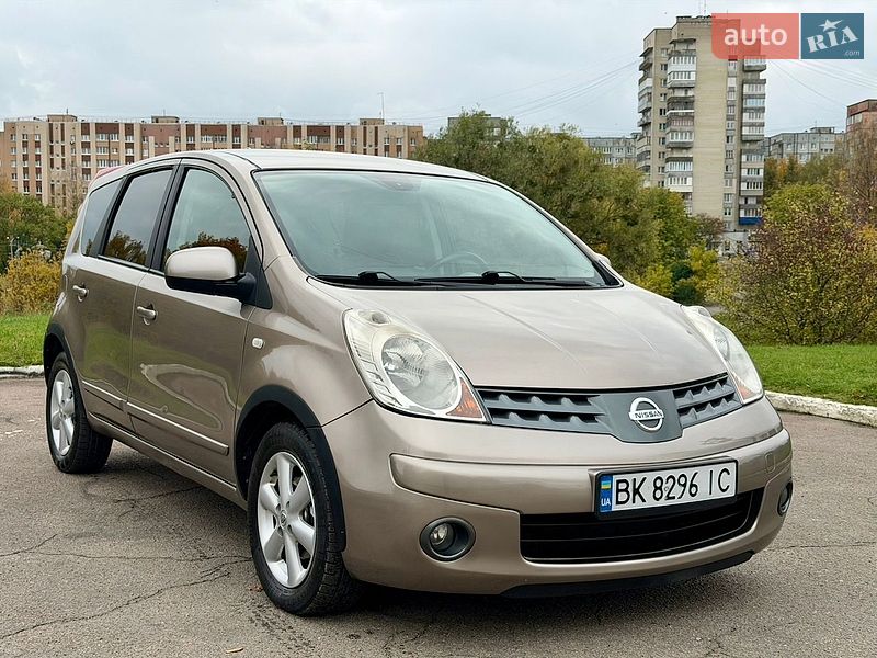 Хэтчбек Nissan Note 2008 в Ровно