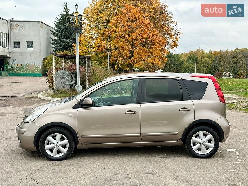 Хэтчбек Nissan Note 2008 в Ровно