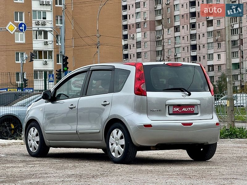Хэтчбек Nissan Note 2010 в Киеве