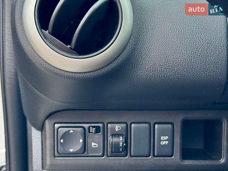 Хэтчбек Nissan Note 2010 в Киеве