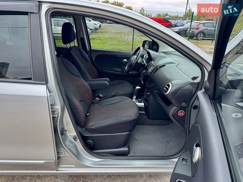 Хэтчбек Nissan Note 2010 в Киеве