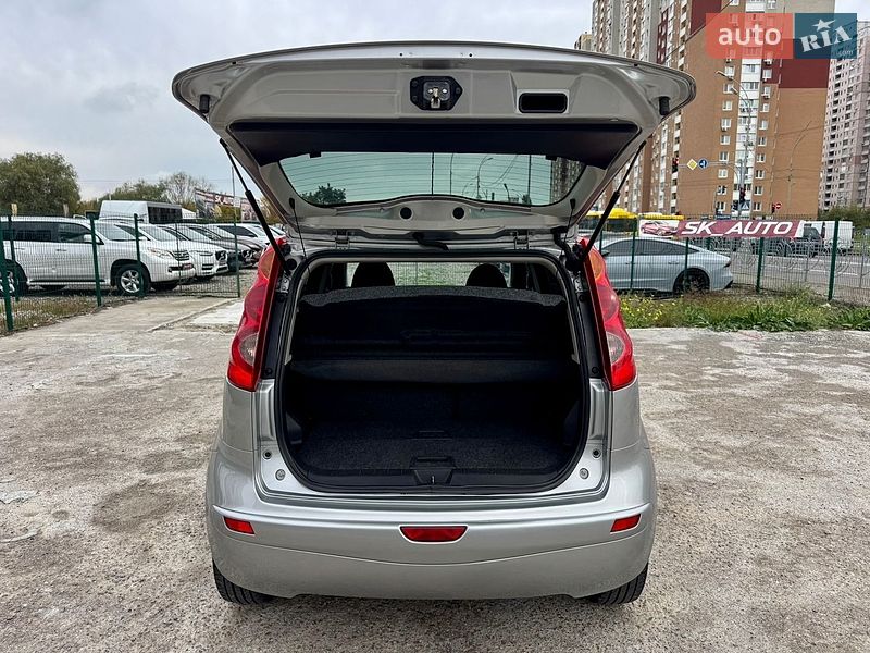 Хэтчбек Nissan Note 2010 в Киеве