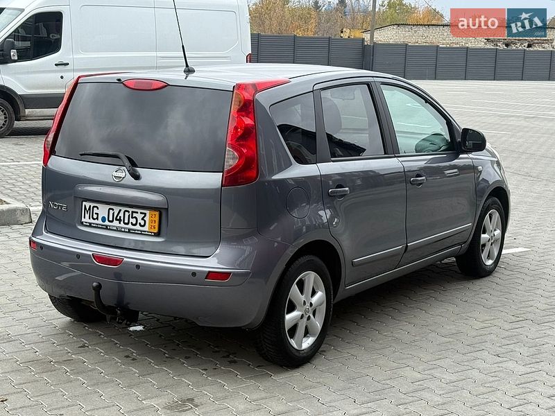 Хэтчбек Nissan Note 2007 в Дубно
