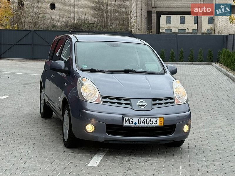Хэтчбек Nissan Note 2007 в Дубно