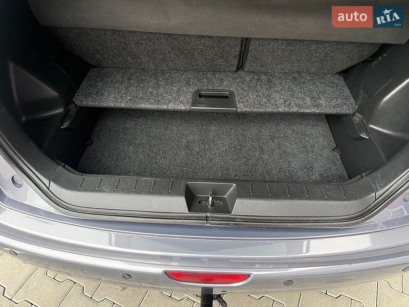 Хэтчбек Nissan Note 2007 в Дубно