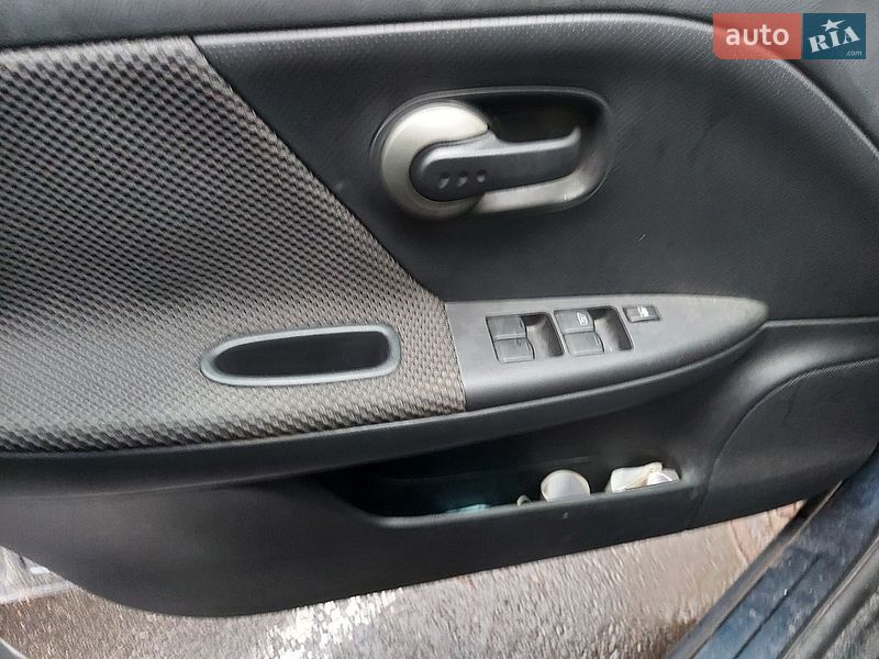 Хэтчбек Nissan Note 2008 в Киеве