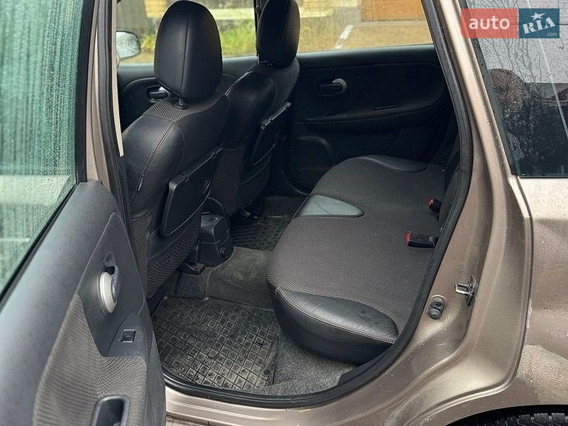 Хэтчбек Nissan Note 2008 в Киеве