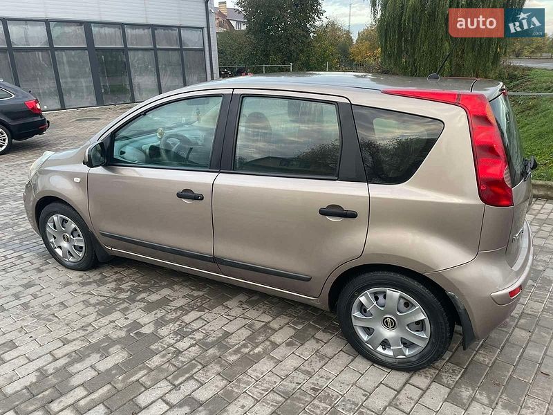 Хетчбек Nissan Note 2008 в Чернівцях