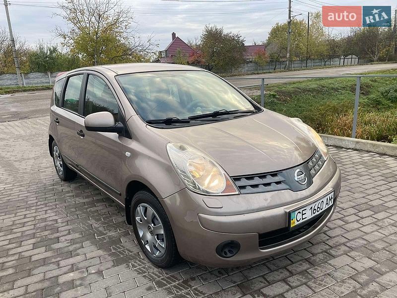 Хетчбек Nissan Note 2008 в Чернівцях