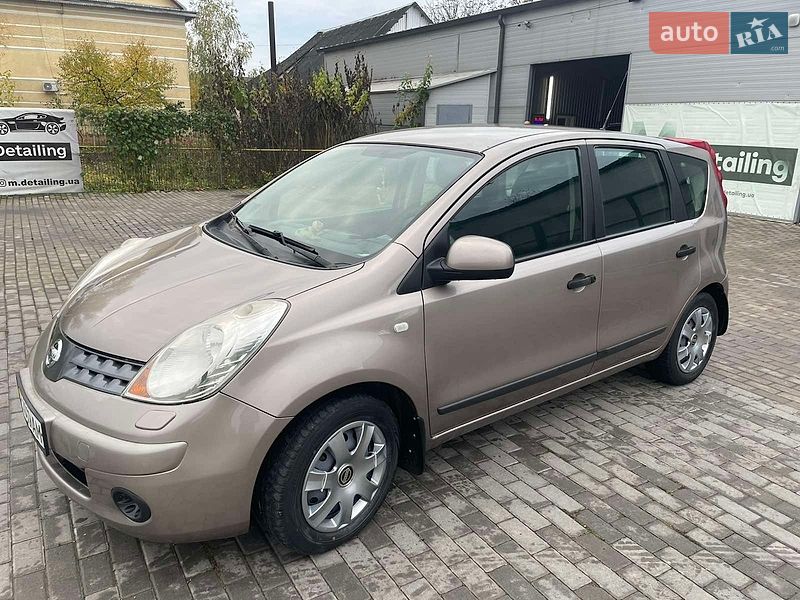 Хетчбек Nissan Note 2008 в Чернівцях