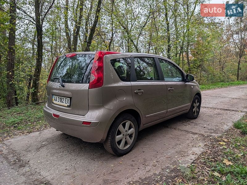 Хэтчбек Nissan Note 2007 в Киеве