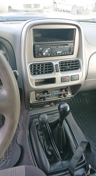 Позашляховик / Кросовер Nissan NP300 2010 в Харкові