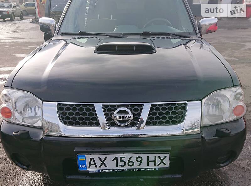 Позашляховик / Кросовер Nissan NP300 2010 в Харкові