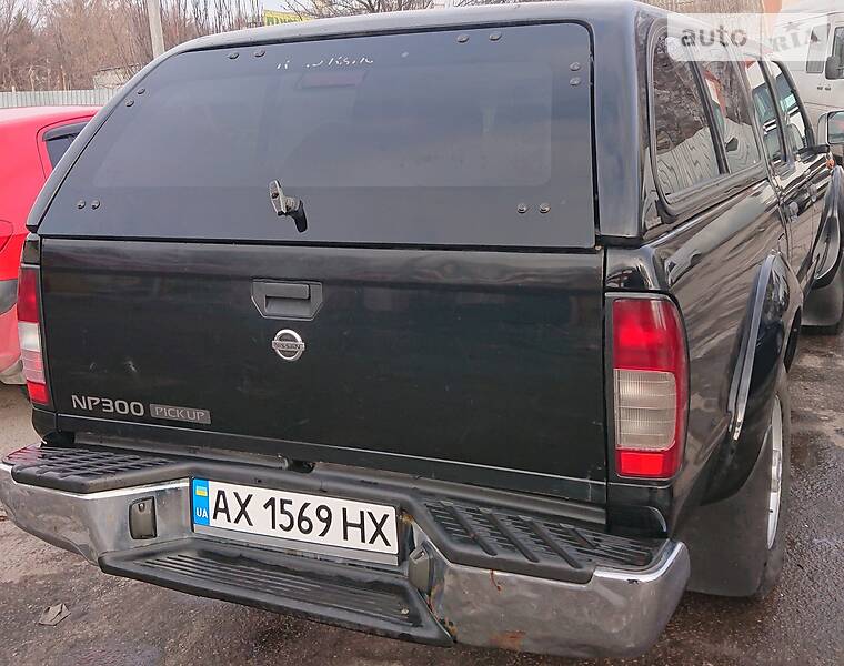 Позашляховик / Кросовер Nissan NP300 2010 в Харкові