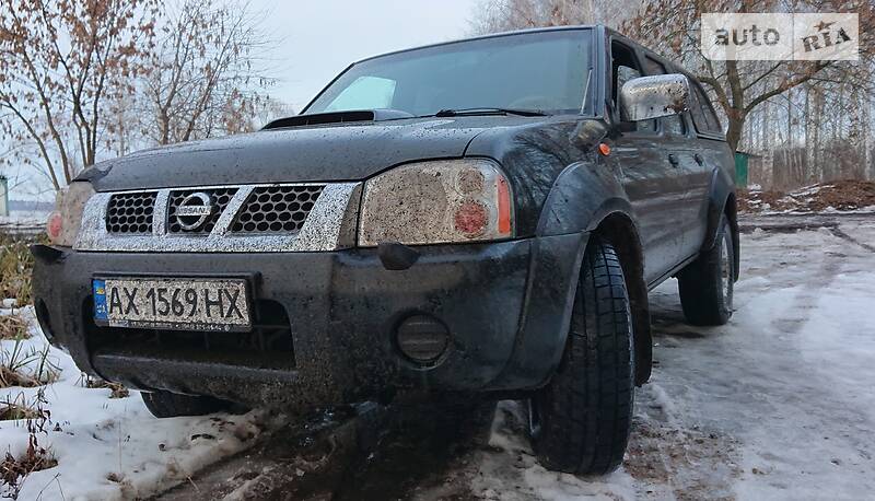 Позашляховик / Кросовер Nissan NP300 2010 в Харкові