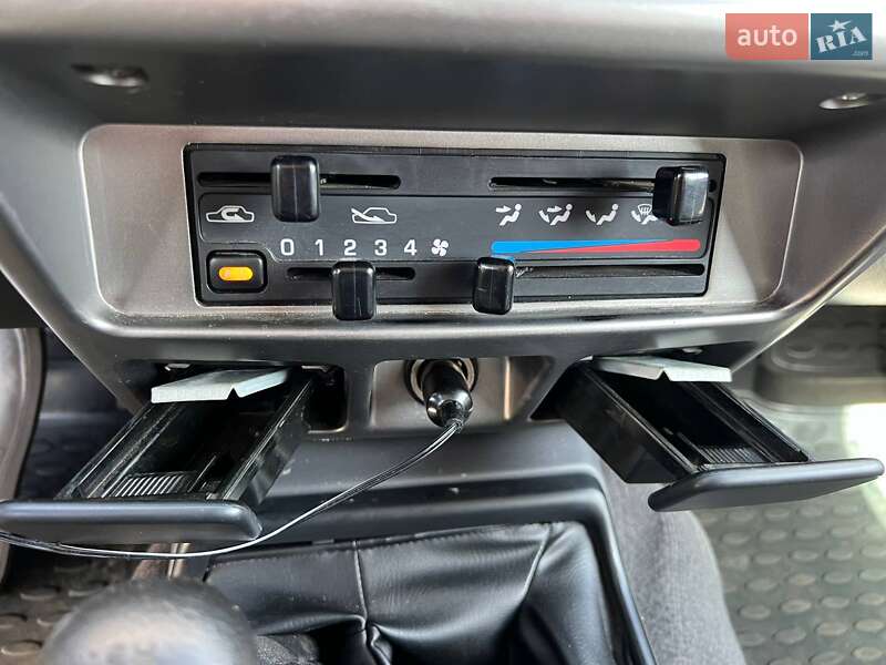 Пікап Nissan NP300 2011 в Києві