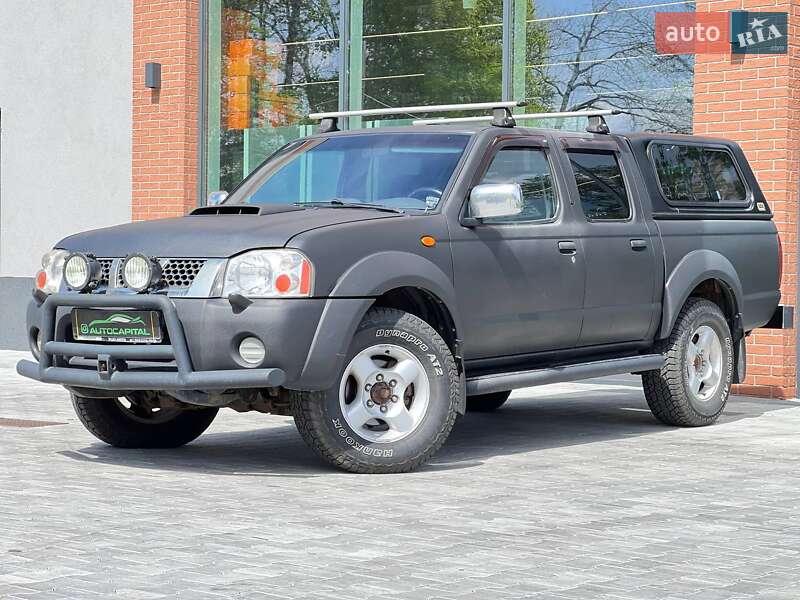 Nissan NP300 2011