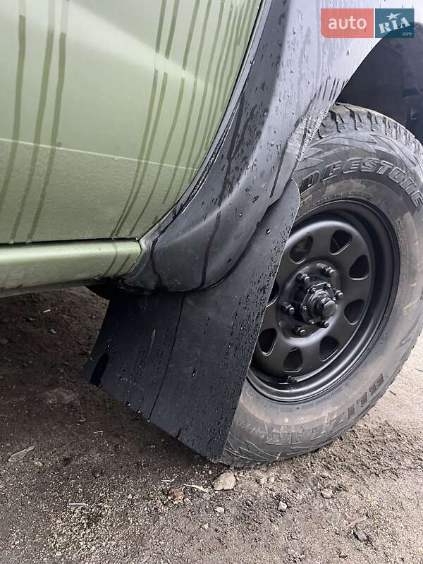 Пикап Nissan NP300 2010 в Киеве