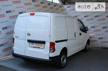 Грузопассажирский фургон Nissan NV200 2016 в Киеве