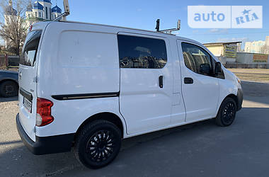 Вантажопасажирський фургон Nissan NV200 2015 в 