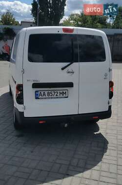 Грузовой фургон Nissan NV200 2014 в Киеве