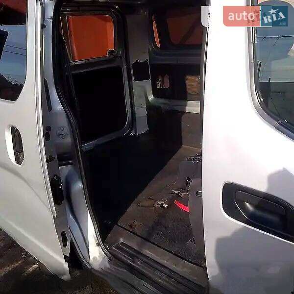 Мінівен Nissan NV200 2012 в Одесі фото 5 Мінівен Nissan NV200 2012 в Одесі