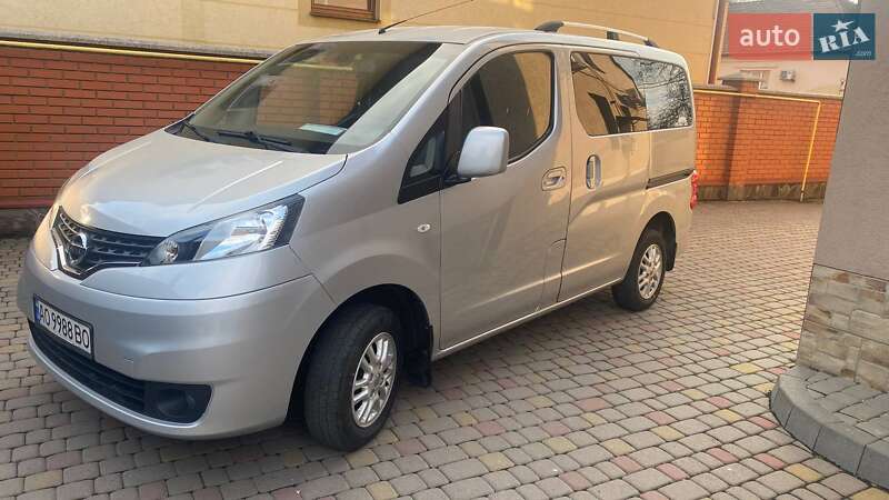 Мінівен Nissan NV200 2011 в Мукачевому