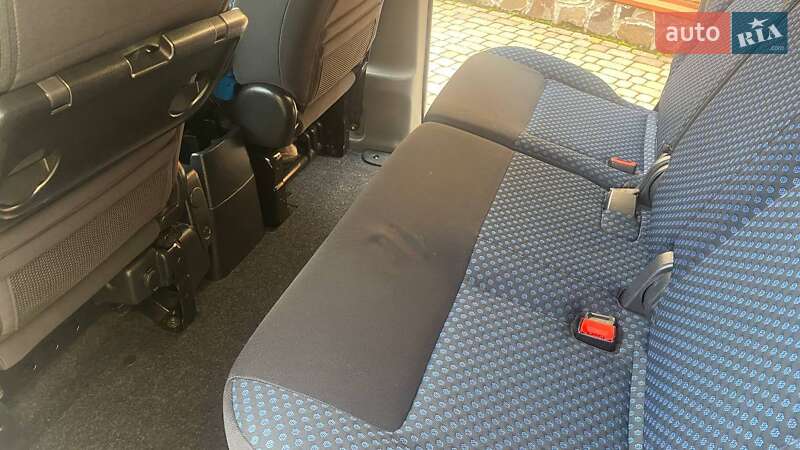 Мінівен Nissan NV200 2011 в Мукачевому