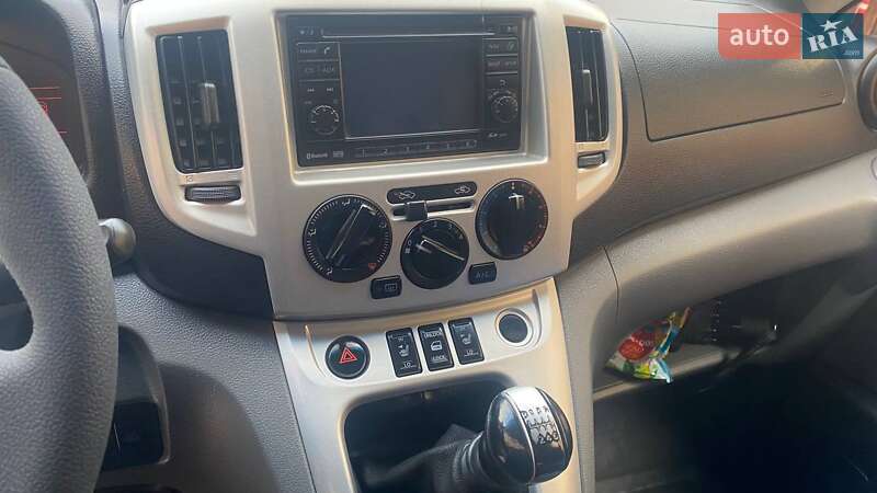 Мінівен Nissan NV200 2011 в Мукачевому