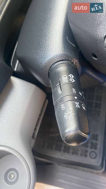 Мінівен Nissan NV200 2011 в Мукачевому