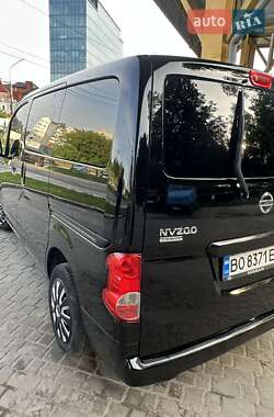 Мінівен Nissan NV200 2012 в 