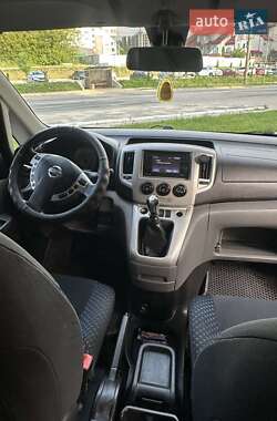 Мінівен Nissan NV200 2012 в 