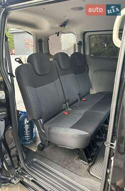 Мінівен Nissan NV200 2012 в 